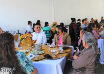 Celebran cumpleaños del “patrón” Epifanio López López