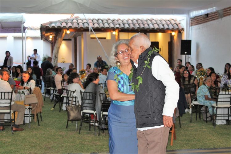 Celebran cumpleaños del “patrón” Epifanio López López