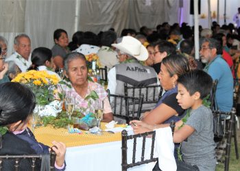 Celebran cumpleaños del “patrón” Epifanio López López