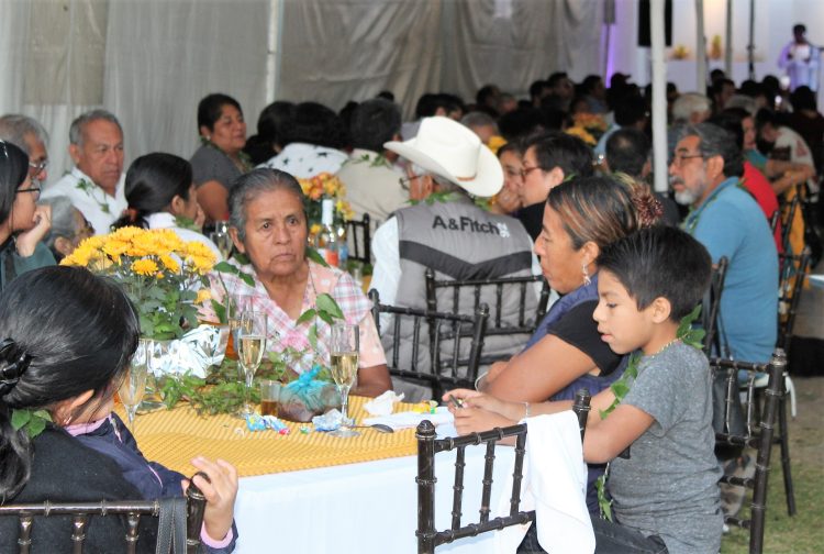 Celebran cumpleaños del “patrón” Epifanio López López