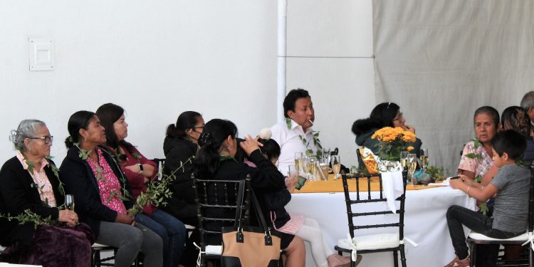 Celebran cumpleaños del “patrón” Epifanio López López