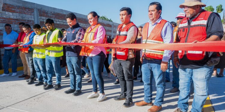 Entrega administración municipal obra en la colonia La Soledad