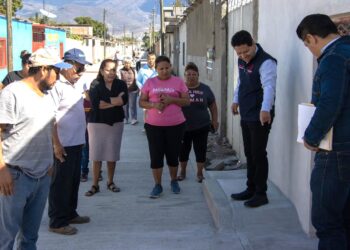 Recorre autoridad municipal y vecinos obras en desarrollo, en Tlacolula
