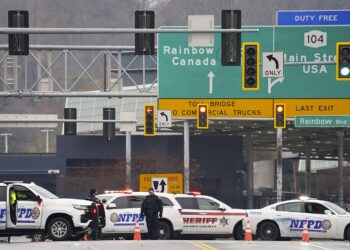 Explosión de vehículo provoca cierre fronterizo Estados Unidos – Canadá