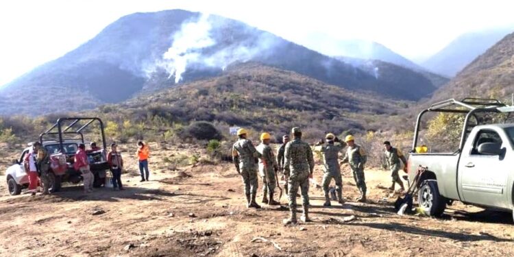 ¡Localizan a victimas del incendio en San Lucas Quiaviní!