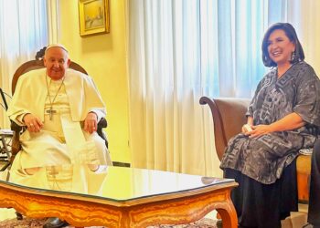 Se reúne Xóchitl Gálvez Ruiz con el papa Francisco en el Vaticano
