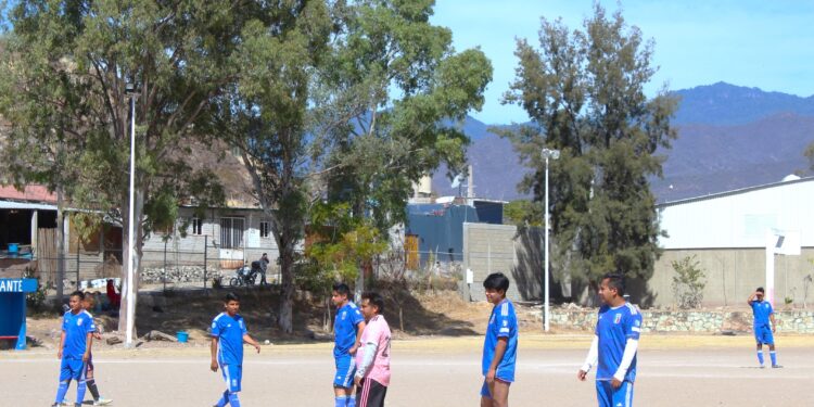 Debuta Toros 25 Años, ante Fundación La Luz en el torneo local de fútbol