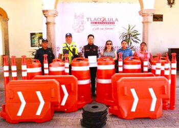 Entrega Heliodoro Morales Mendoza equipo vial, en Tlacolula