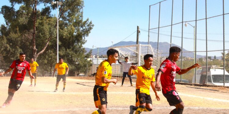 A.R.R. consigue el bicampeonato de la liga independiente de fútbol Tlacolula