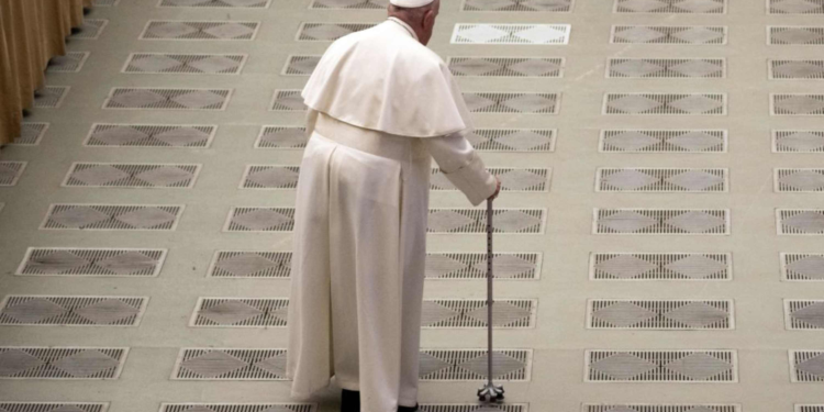 De ultimo minuto suspende el papa su participación en el viacrucis