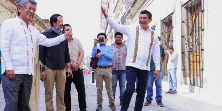 Gobernador y presidente municipal de la capital constatan obras realizadas en la capital de estado