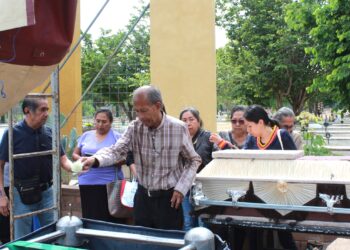 Brindan último adiós a Aurorita Aguilar Antonio